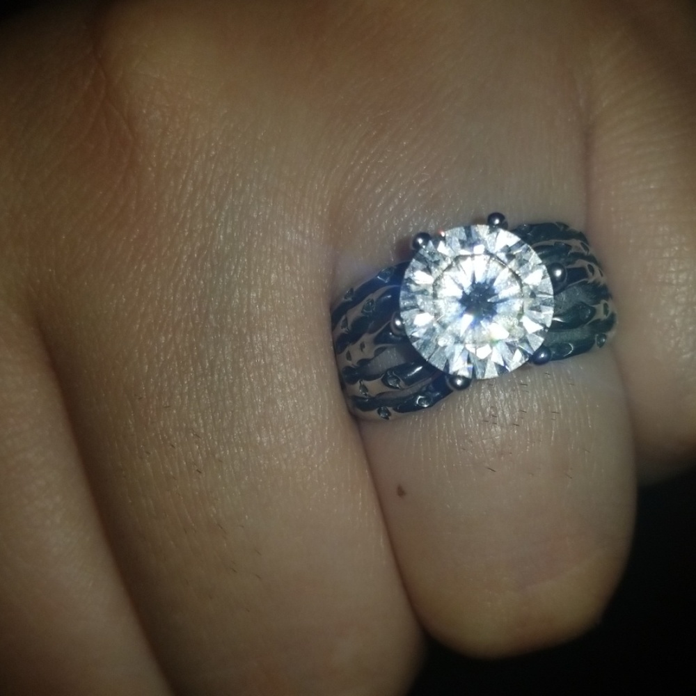 Skeleton Hands Ring - image 2